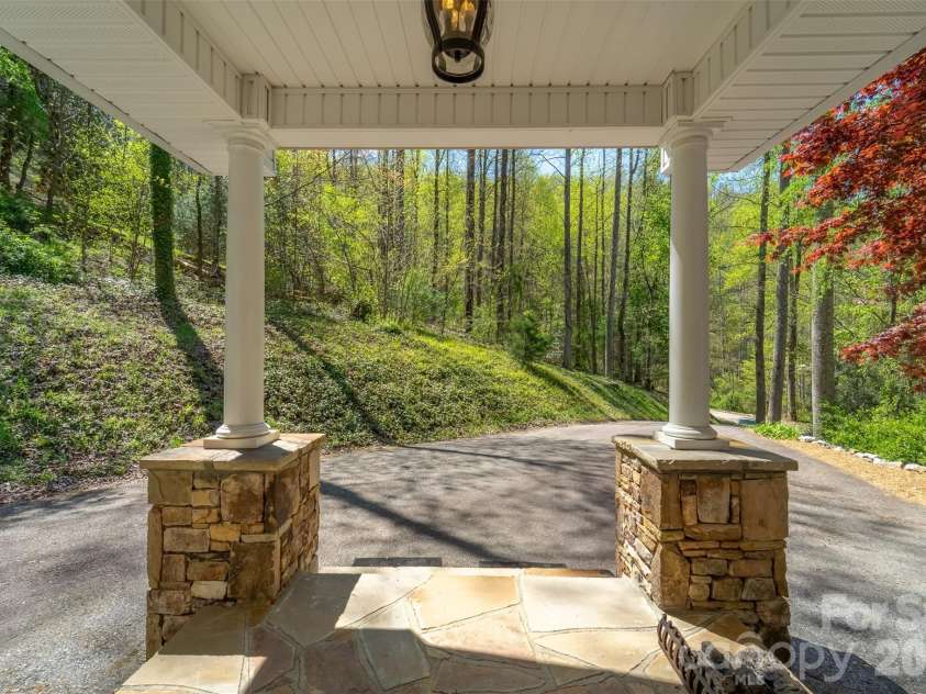 605 Toy Cove Road, Sylva, NC 28779.  MLS# CAR4374061, YatesRealty ID 20397. 