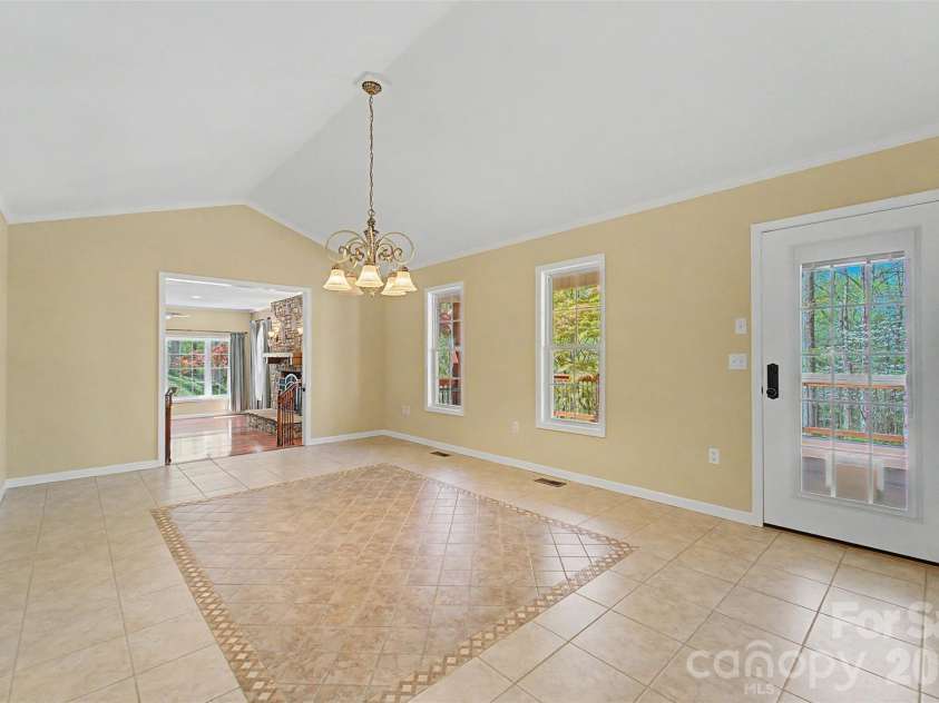 605 Toy Cove Road, Sylva, NC 28779.  MLS# CAR4374061, YatesRealty ID 20397. 