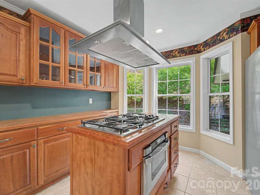 605 Toy Cove Road, Sylva, NC 28779.  MLS# CAR4374061, YatesRealty ID 20397. 