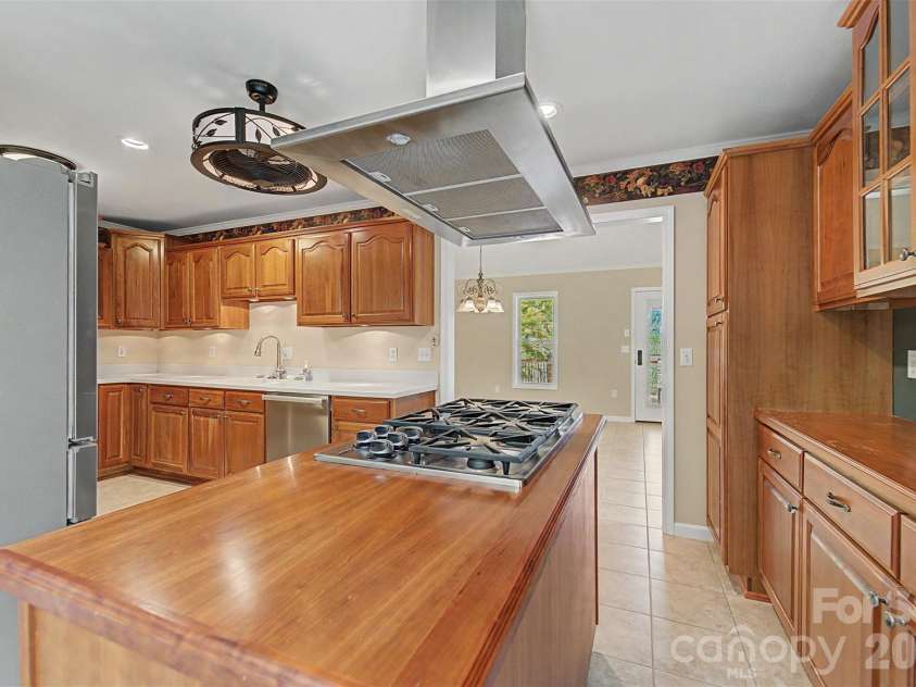 605 Toy Cove Road, Sylva, NC 28779.  MLS# CAR4374061, YatesRealty ID 20397. 