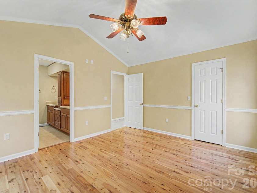 605 Toy Cove Road, Sylva, NC 28779.  MLS# CAR4374061, YatesRealty ID 20397. 