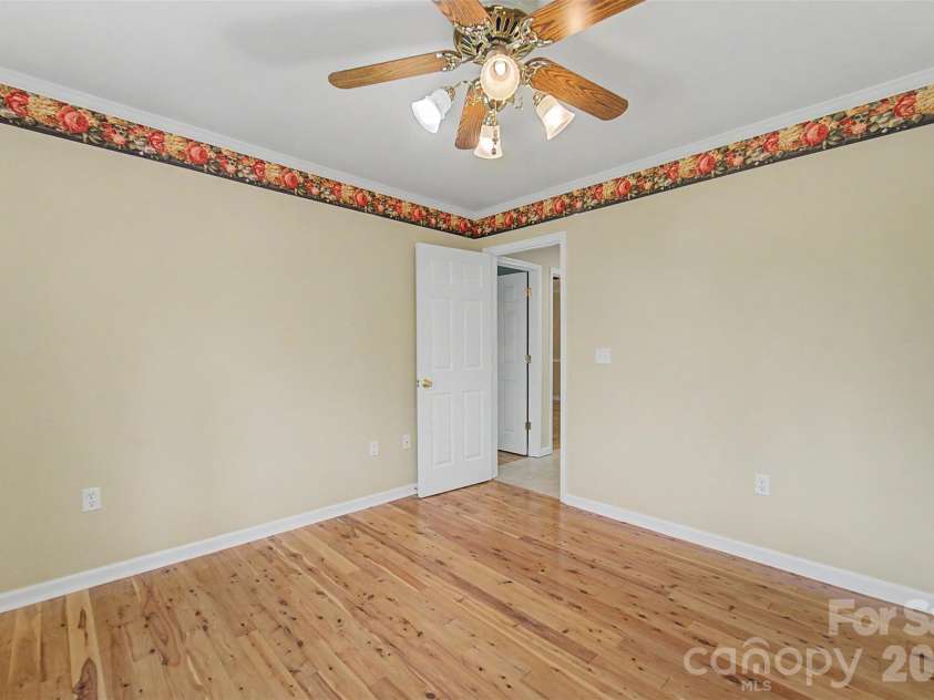 605 Toy Cove Road, Sylva, NC 28779.  MLS# CAR4374061, YatesRealty ID 20397. 