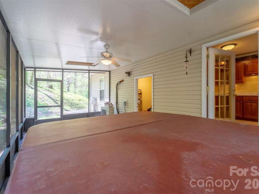 605 Toy Cove Road, Sylva, NC 28779.  MLS# CAR4374061, YatesRealty ID 20397. 