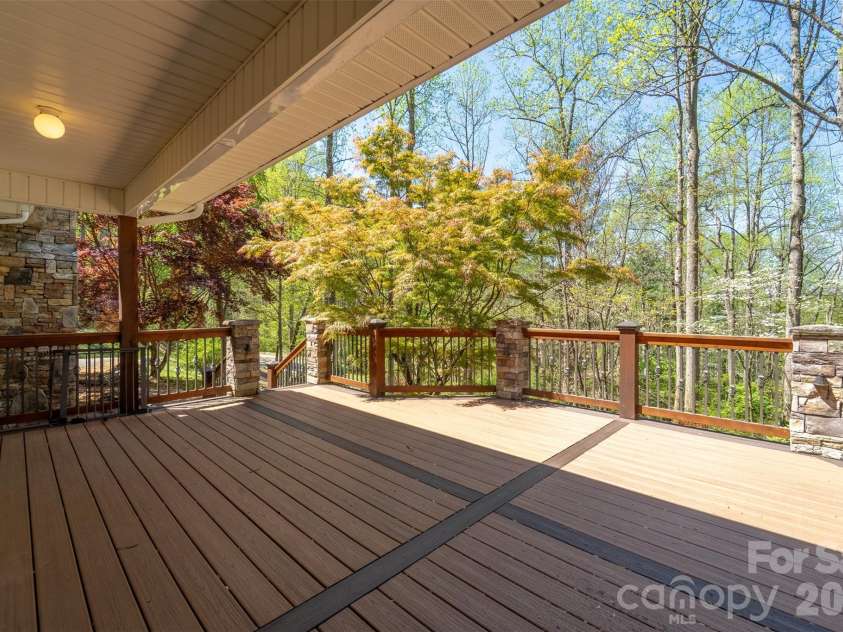 605 Toy Cove Road, Sylva, NC 28779.  MLS# CAR4374061, YatesRealty ID 20397. 
