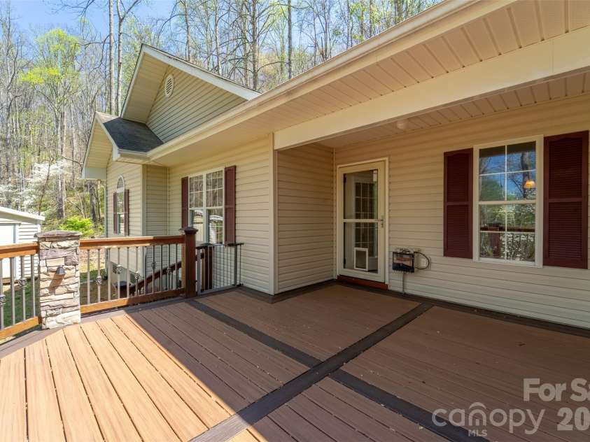 605 Toy Cove Road, Sylva, NC 28779.  MLS# CAR4374061, YatesRealty ID 20397. 
