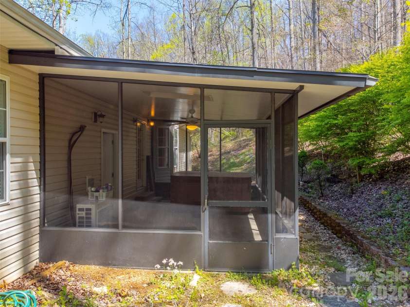 605 Toy Cove Road, Sylva, NC 28779.  MLS# CAR4374061, YatesRealty ID 20397. 
