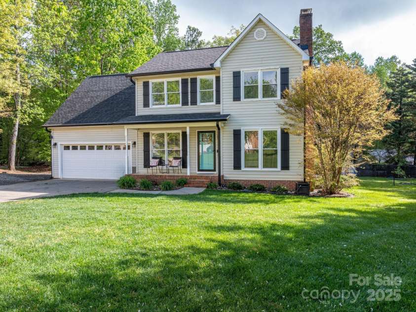 107 Ingonish Drive, Gastonia, NC 28056.  MLS# CAR4261265, YatesRealty ID 20398. 