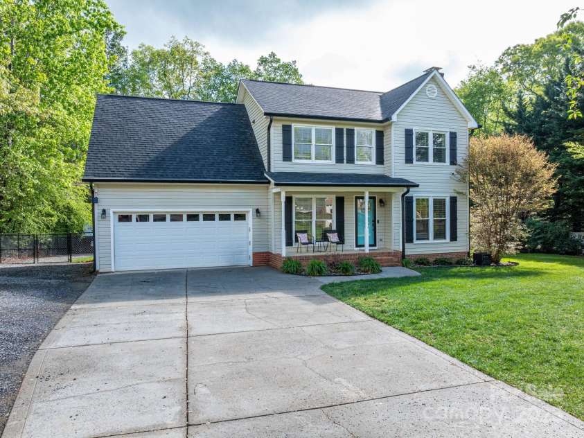 107 Ingonish Drive, Gastonia, NC 28056.  MLS# CAR4261265, YatesRealty ID 20398. 