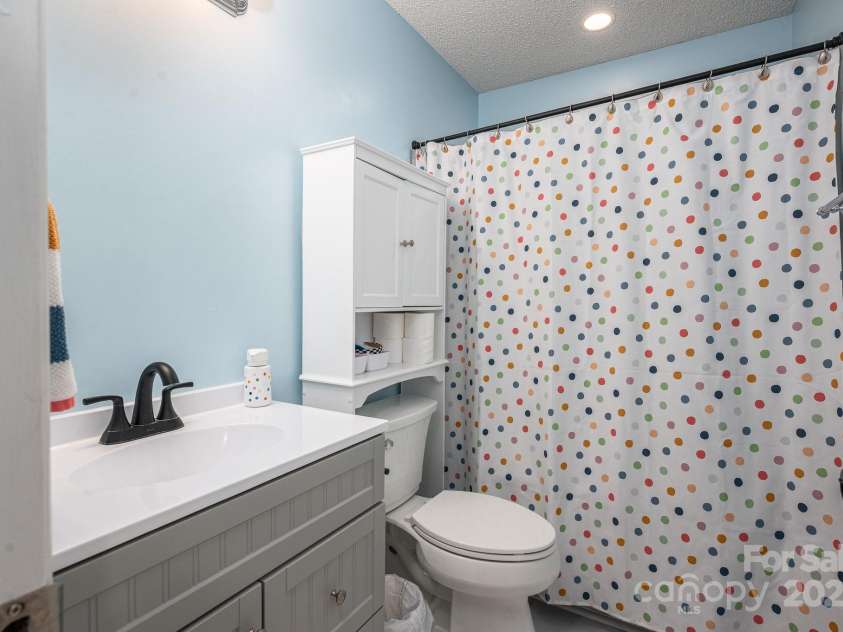 107 Ingonish Drive, Gastonia, NC 28056.  MLS# CAR4261265, YatesRealty ID 20398. 