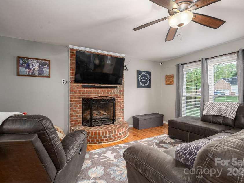 107 Ingonish Drive, Gastonia, NC 28056.  MLS# CAR4261265, YatesRealty ID 20398. 