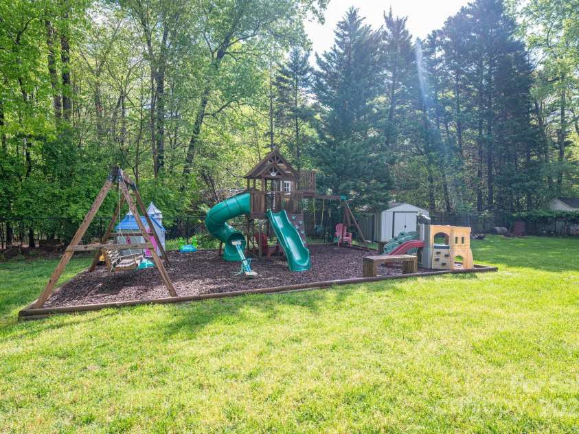 107 Ingonish Drive, Gastonia, NC 28056.  MLS# CAR4261265, YatesRealty ID 20398. 