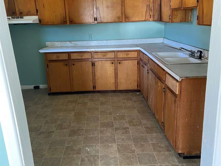 1660 Windsor Street, Orangeburg, SC 29115.  MLS# CAR4358102, YatesRealty ID 20398. 
