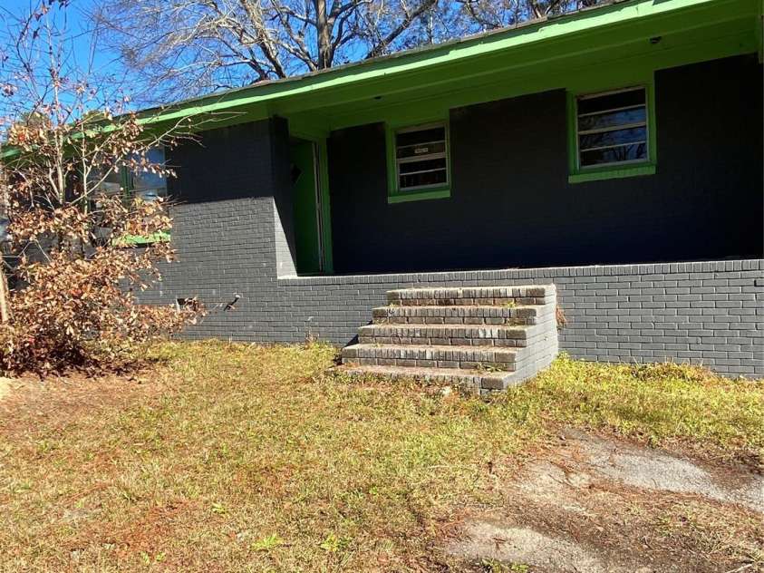1660 Windsor Street, Orangeburg, SC 29115.  MLS# CAR4358102, YatesRealty ID 20398. 