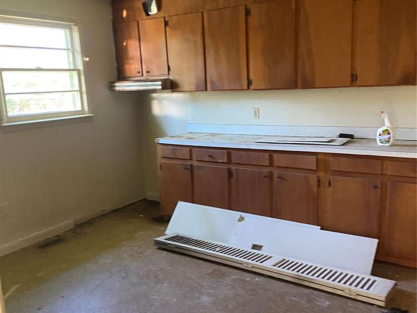 1660 Windsor Street, Orangeburg, SC 29115.  MLS# CAR4358102, YatesRealty ID 20398. 