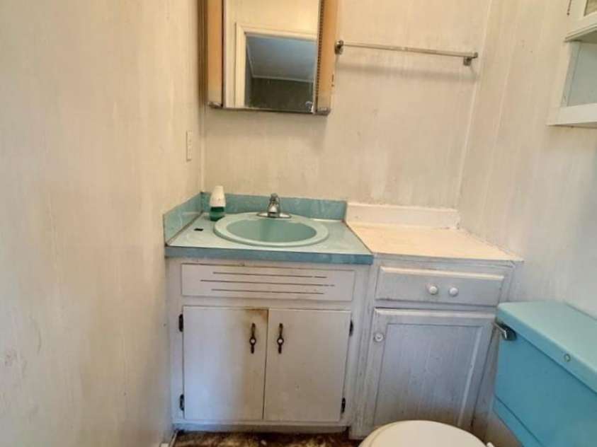 365 Ollis Road, Spruce Pine, NC 28777.  MLS# CAR4324559, YatesRealty ID 20399. 