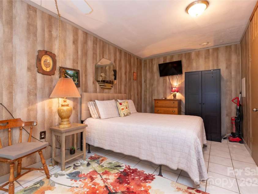 26 Stable Road, Bryson City, NC 28713.  MLS# CAR4182565, YatesRealty ID 204. 