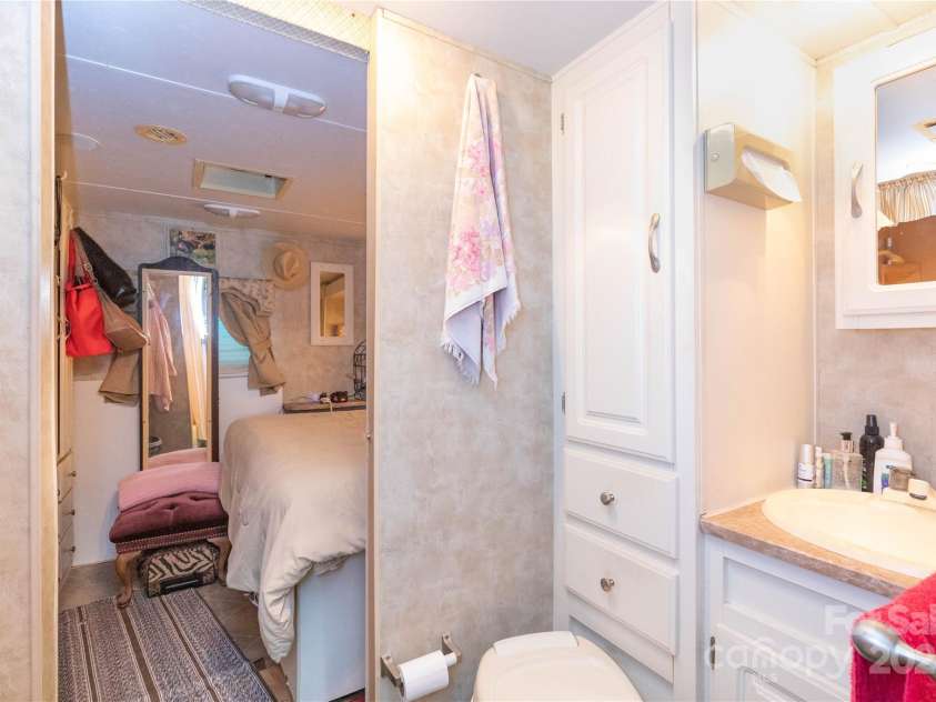 26 Stable Road, Bryson City, NC 28713.  MLS# CAR4182565, YatesRealty ID 204. 