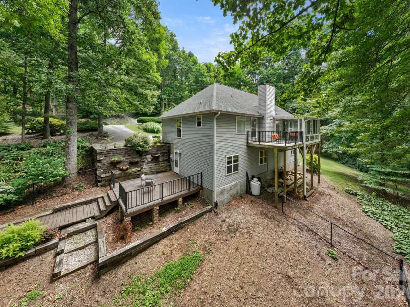 701 Salisbury Road, Hendersonville, NC 28792.  MLS# CAR4279569, YatesRealty ID 2040. 