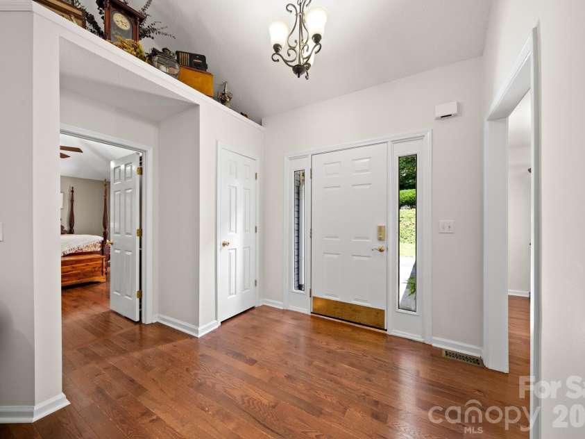 701 Salisbury Road, Hendersonville, NC 28792.  MLS# CAR4279569, YatesRealty ID 2040. 