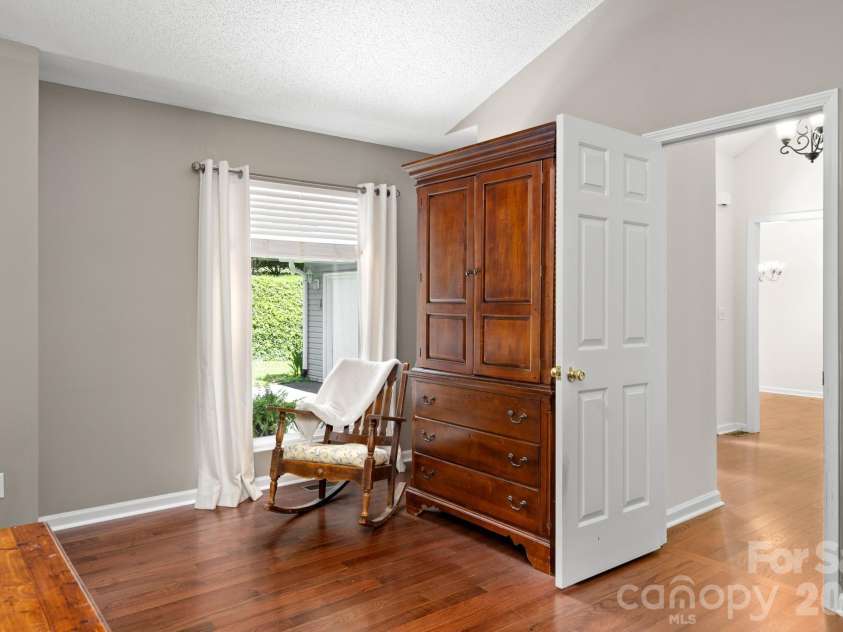 701 Salisbury Road, Hendersonville, NC 28792.  MLS# CAR4279569, YatesRealty ID 2040. 