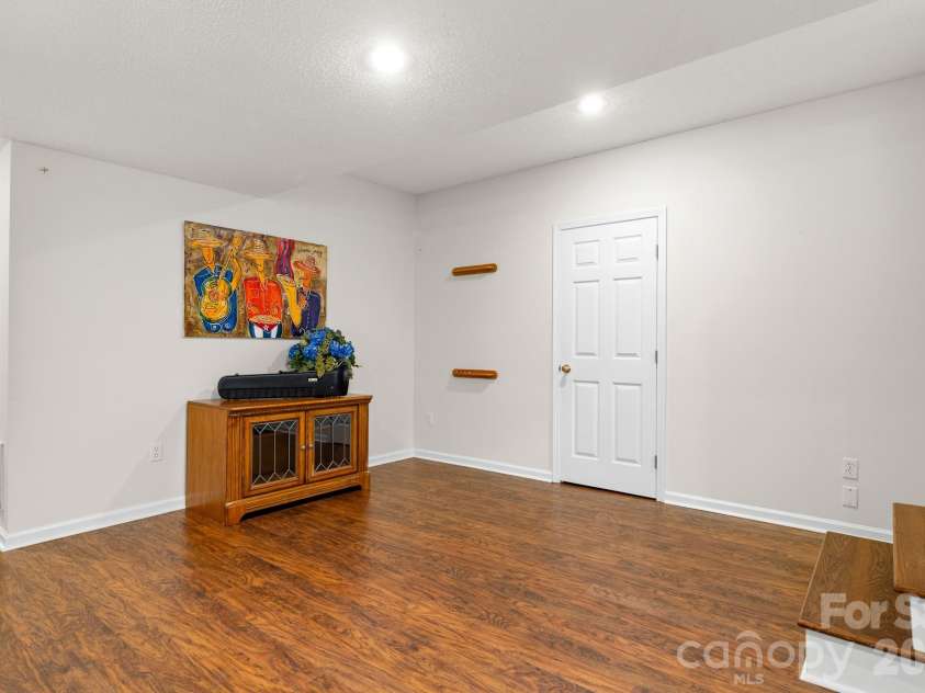 701 Salisbury Road, Hendersonville, NC 28792.  MLS# CAR4279569, YatesRealty ID 2040. 