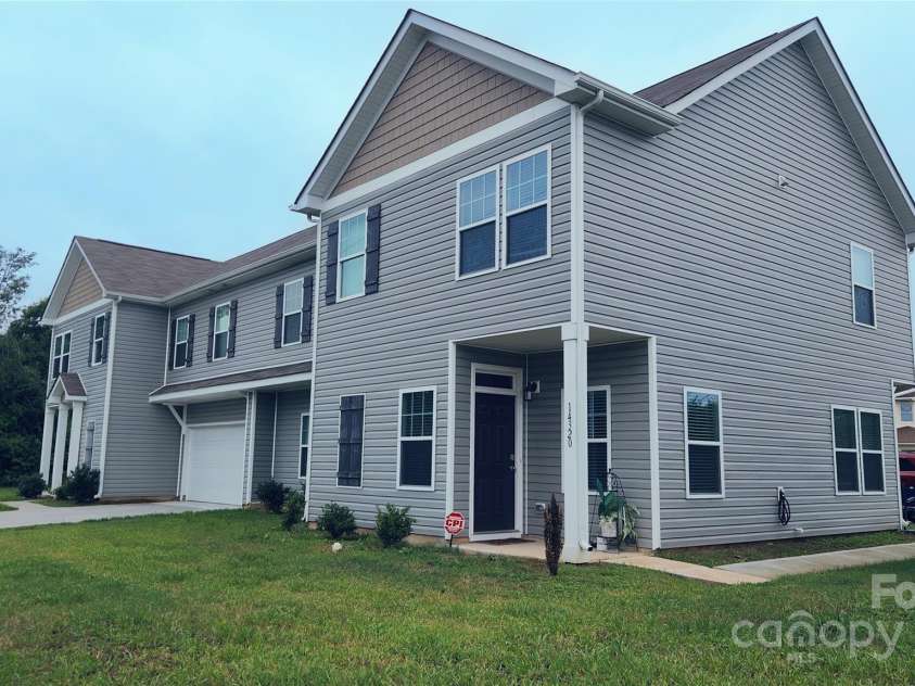 14727 Choate Circle, Charlotte, NC 28273.  MLS# CAR4287456, YatesRealty ID 20400. 