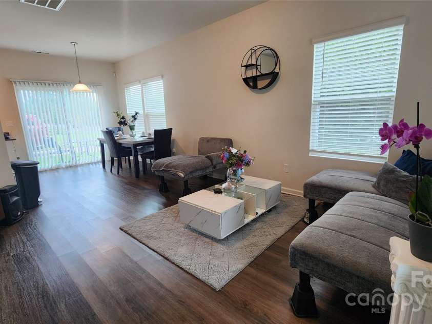 14727 Choate Circle, Charlotte, NC 28273.  MLS# CAR4287456, YatesRealty ID 20400. 