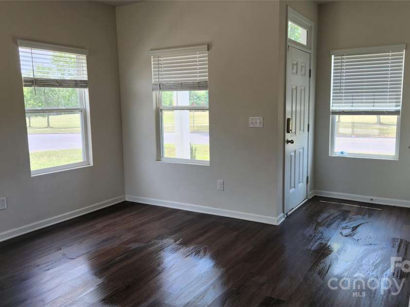 14727 Choate Circle, Charlotte, NC 28273.  MLS# CAR4287456, YatesRealty ID 20400. 