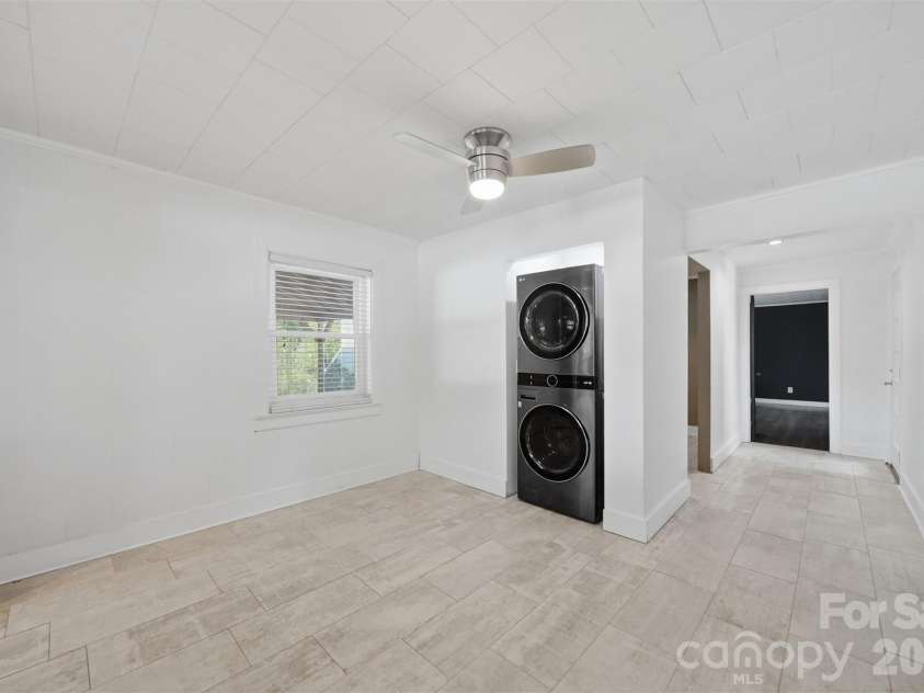 1822 Blowing Rock Boulevard, Lenoir, NC 28645.  MLS# CAR4376840, YatesRealty ID 20400. 