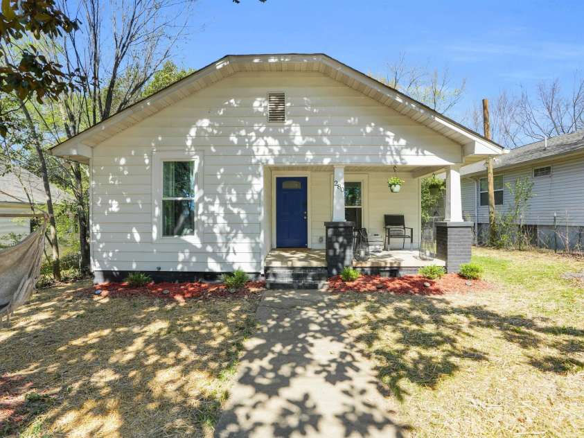 280 Buffalo Avenue, Concord, NC 28025.  MLS# CAR4361485, YatesRealty ID 20401. Front of House