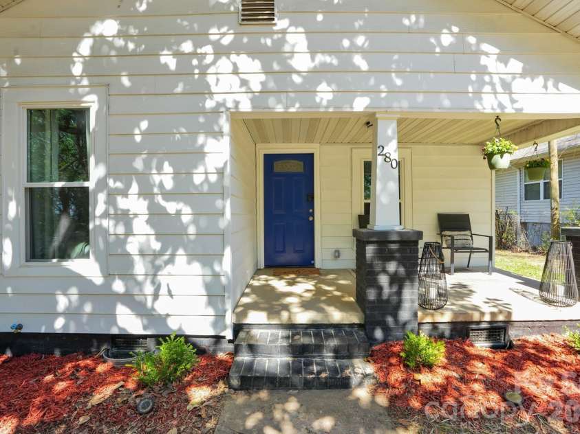 280 Buffalo Avenue, Concord, NC 28025.  MLS# CAR4361485, YatesRealty ID 20401. Porch