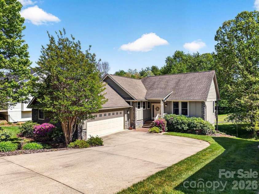 24 Triple Fairways Drive, Hendersonville, NC 28739.  MLS# CAR4372971, YatesRealty ID 20402. 