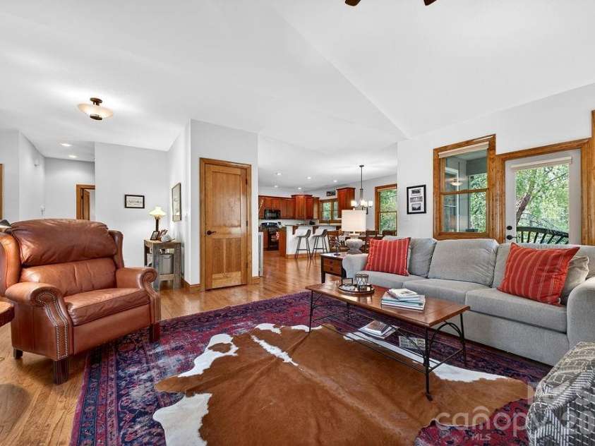 24 Triple Fairways Drive, Hendersonville, NC 28739.  MLS# CAR4372971, YatesRealty ID 20402. 