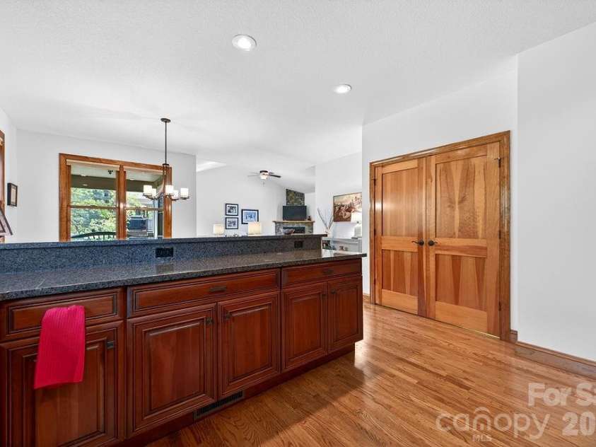 24 Triple Fairways Drive, Hendersonville, NC 28739.  MLS# CAR4372971, YatesRealty ID 20402. 