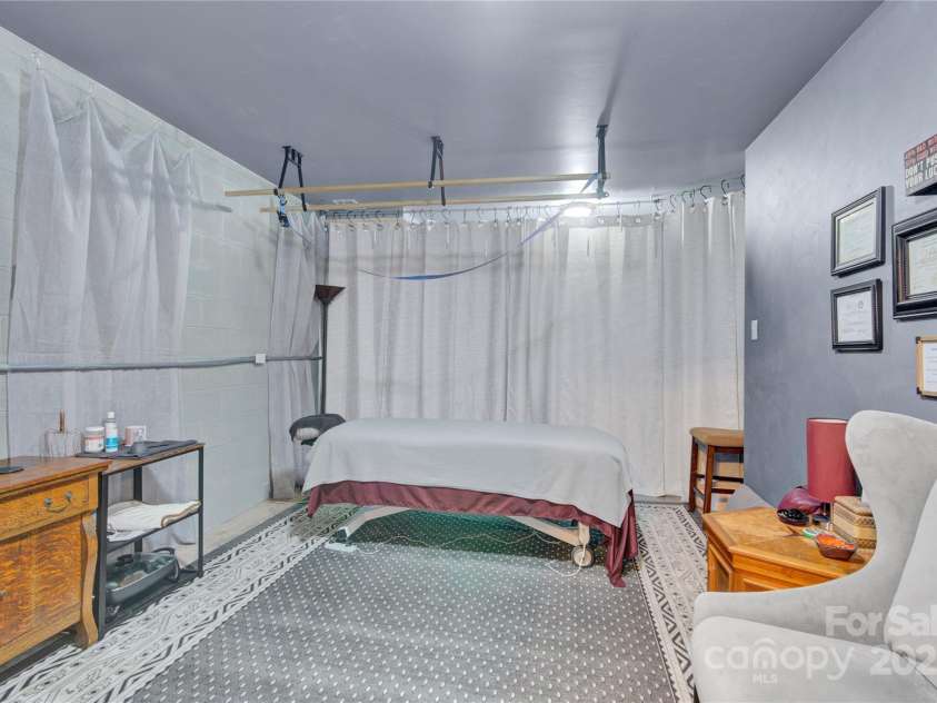 267 Ikerd Drive, Concord, NC 28025.  MLS# CAR4264417, YatesRealty ID 20402. Basement finished area-Many possibilities here!