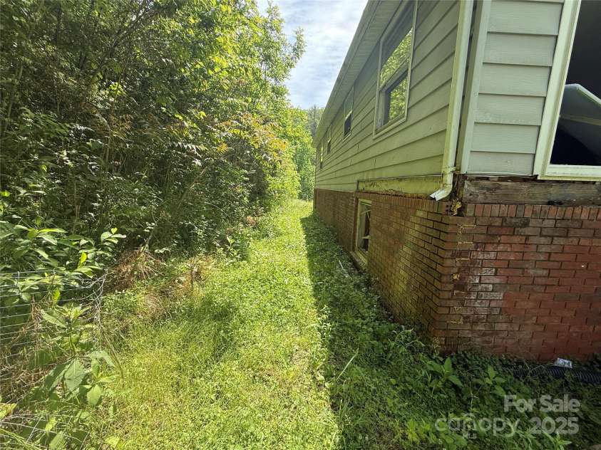 1278 Dry Pond Road, Marshall, NC 28753.  MLS# CAR4265007, YatesRealty ID 20403. 