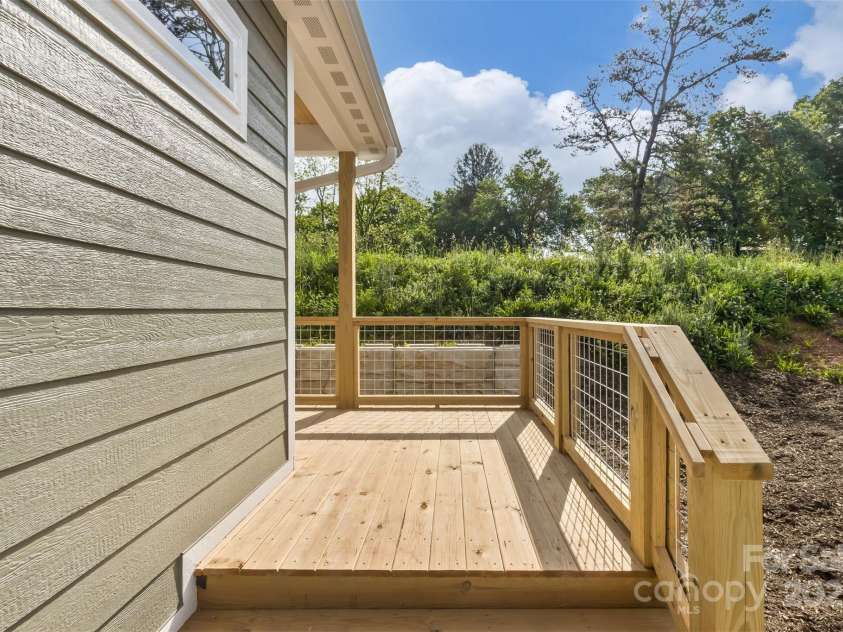 144 Peyton Elaine Road, Clyde, NC 28721.  MLS# CAR4256715, YatesRealty ID 20404. 