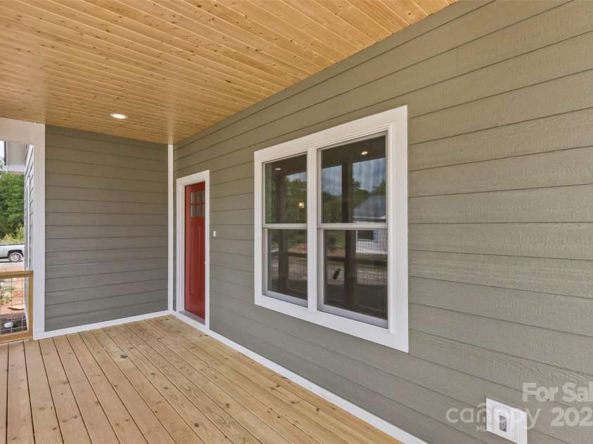 144 Peyton Elaine Road, Clyde, NC 28721.  MLS# CAR4256715, YatesRealty ID 20404. 