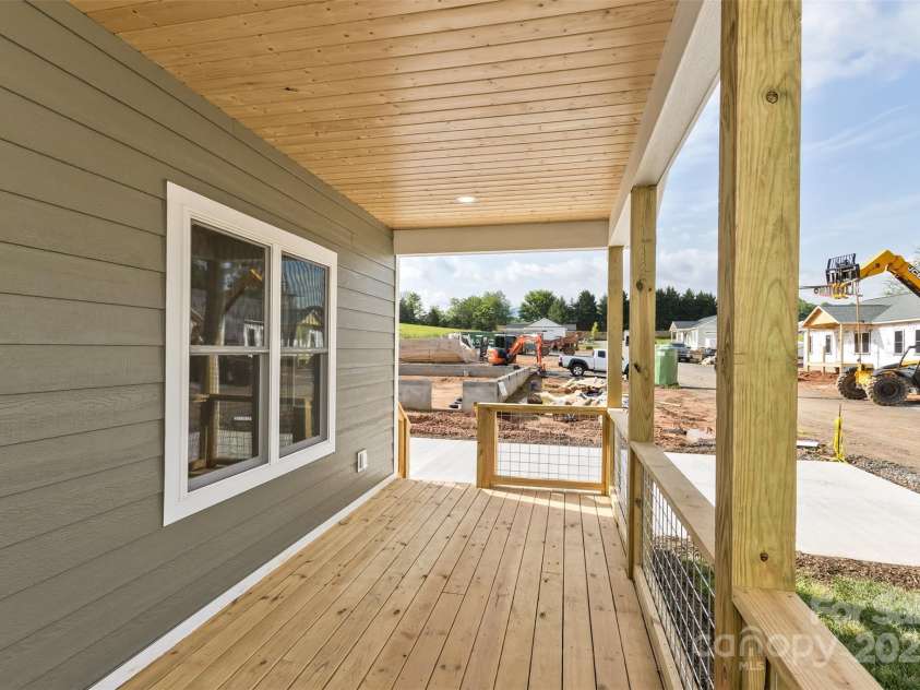 144 Peyton Elaine Road, Clyde, NC 28721.  MLS# CAR4256715, YatesRealty ID 20404. 