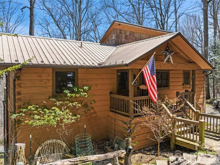343 Chestnut Village Lane, Mars Hill, NC 28754.  MLS# CAR4366184, YatesRealty ID 20404. 