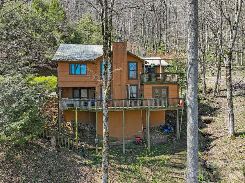 343 Chestnut Village Lane, Mars Hill, NC 28754.  MLS# CAR4366184, YatesRealty ID 20404. 