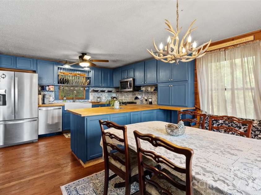 343 Chestnut Village Lane, Mars Hill, NC 28754.  MLS# CAR4366184, YatesRealty ID 20404. 