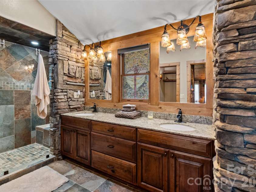 343 Chestnut Village Lane, Mars Hill, NC 28754.  MLS# CAR4366184, YatesRealty ID 20404. 
