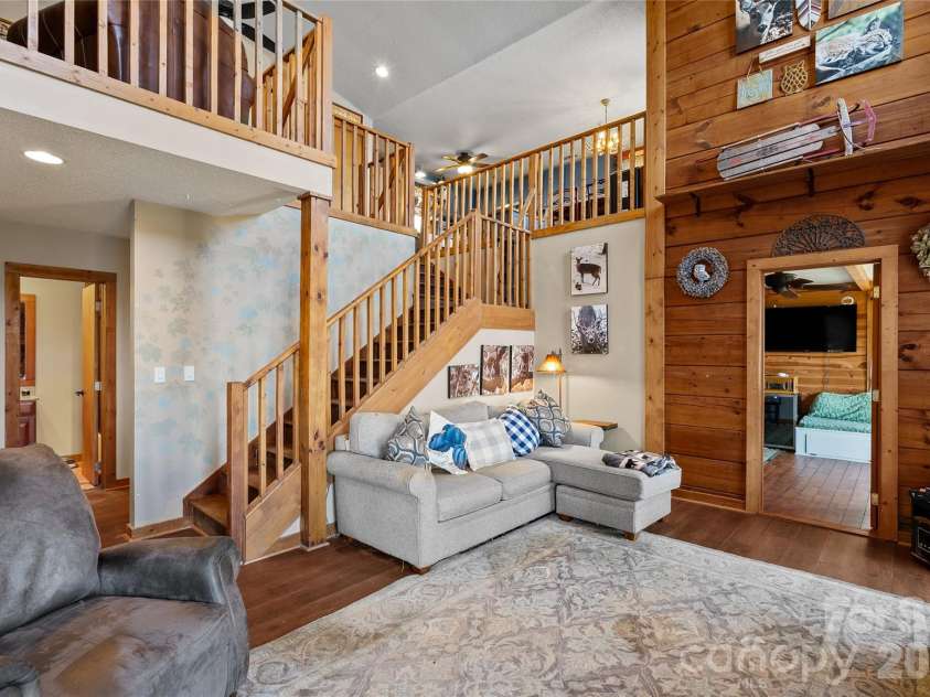 343 Chestnut Village Lane, Mars Hill, NC 28754.  MLS# CAR4366184, YatesRealty ID 20404. 