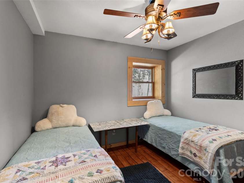 343 Chestnut Village Lane, Mars Hill, NC 28754.  MLS# CAR4366184, YatesRealty ID 20404. 