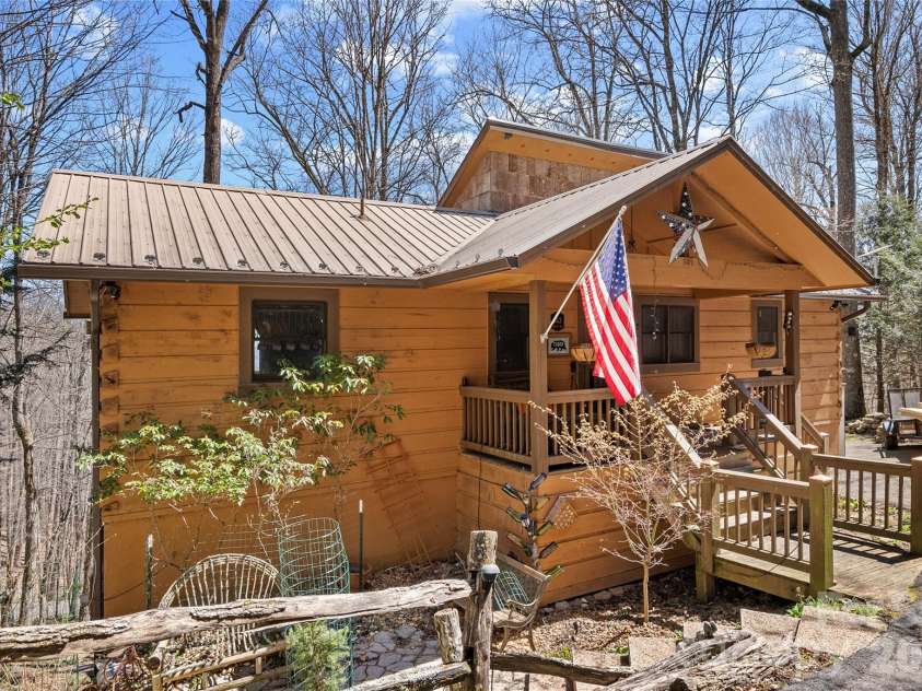 343 Chestnut Village Lane, Mars Hill, NC 28754.  MLS# CAR4366184, YatesRealty ID 20404. 