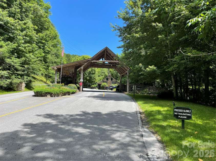 343 Chestnut Village Lane, Mars Hill, NC 28754.  MLS# CAR4366184, YatesRealty ID 20404. 