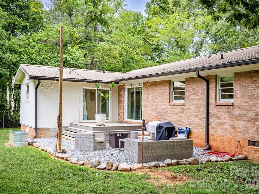 211 Shuffler Road, Morganton, NC 28655.  MLS# CAR4375299, YatesRealty ID 20405. 