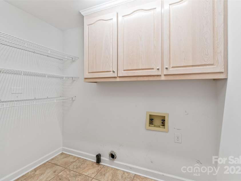 7301 Leharne Drive, Charlotte, NC 28270.  MLS# CAR4269729, YatesRealty ID 20405. 