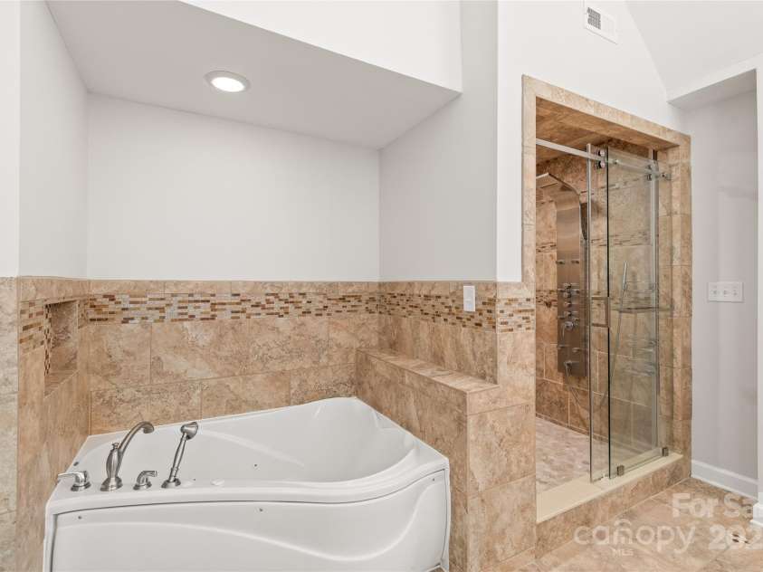 7301 Leharne Drive, Charlotte, NC 28270.  MLS# CAR4269729, YatesRealty ID 20405. 